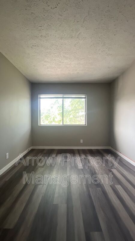 Building Photo - 1215 E Street-12