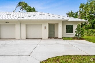 Building Photo - 2 Bedroom 2 Bath 1-Car Garage