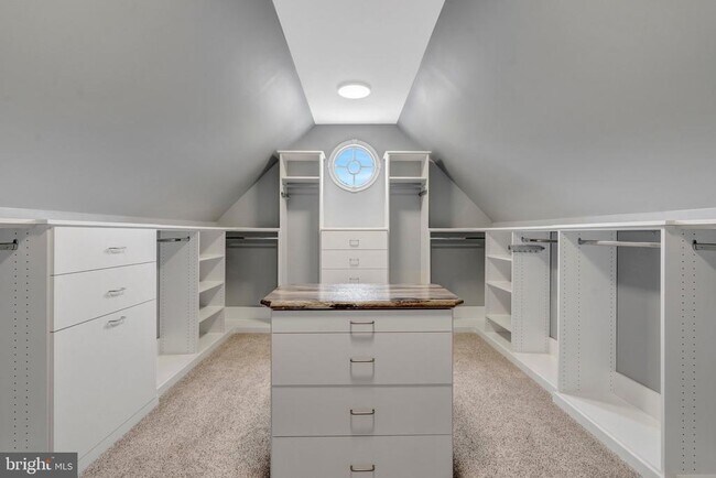 Building Photo - 15053 Doral Pl