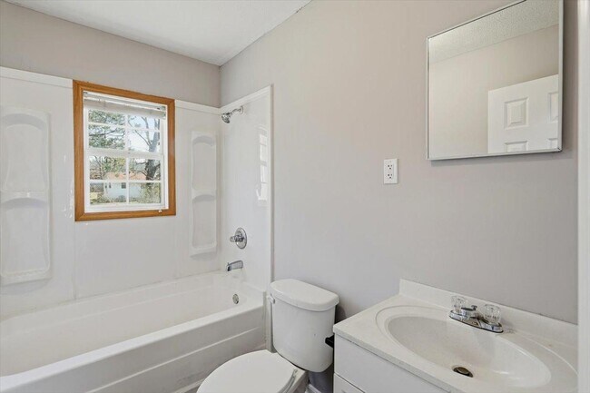 Building Photo - 936 Jenkins St