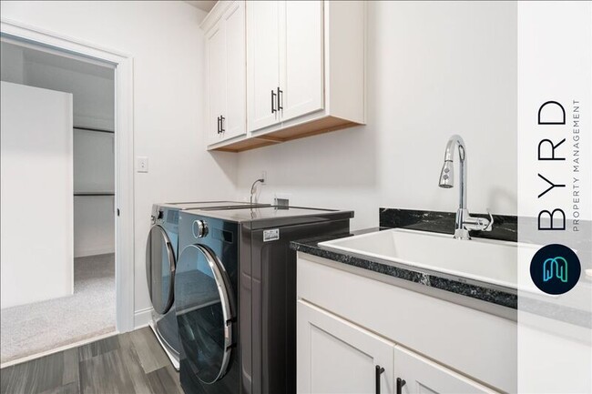 Building Photo - 15506 Amethyst Dr