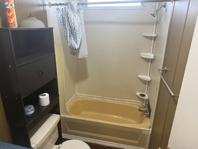 Building Photo - 428 15th St