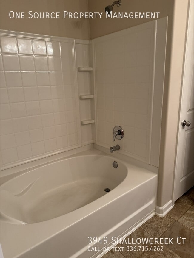 Building Photo - 3949 Shallowcreek Ct