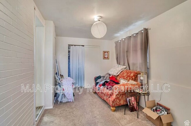 Building Photo - 2172 S 800 E