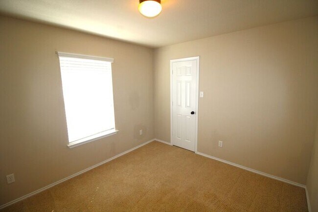 Building Photo - 6707 Rosita Oak Dr