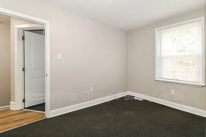 Building Photo - 2547 S Robinson St