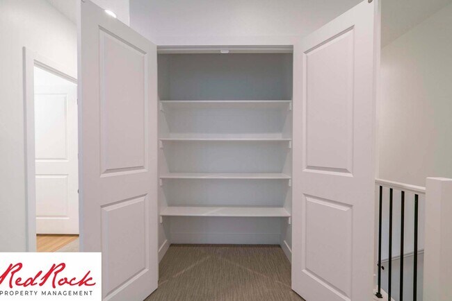 Building Photo - 3 Bedroom Townhome in Washington Fields wi...