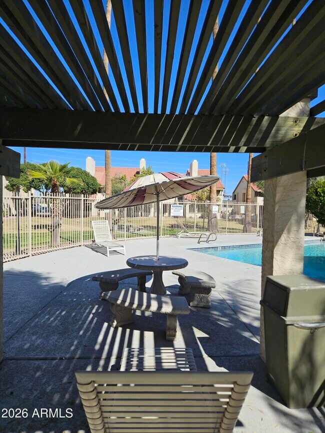 Building Photo - 30 E Brown Rd