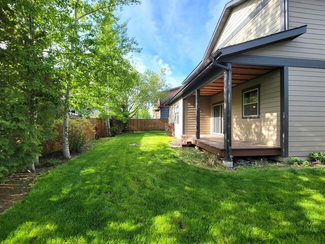 Building Photo - 1624 Gale Ct