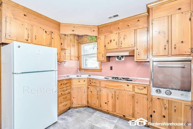 Building Photo - 5517 Flower Ave