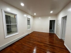 Building Photo - 207 Kearney St