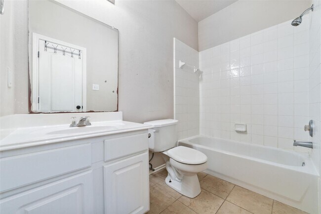 Building Photo - 9823 Lynette Falls Dr