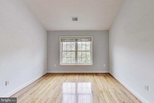 Building Photo - 6402 Spring View Pl