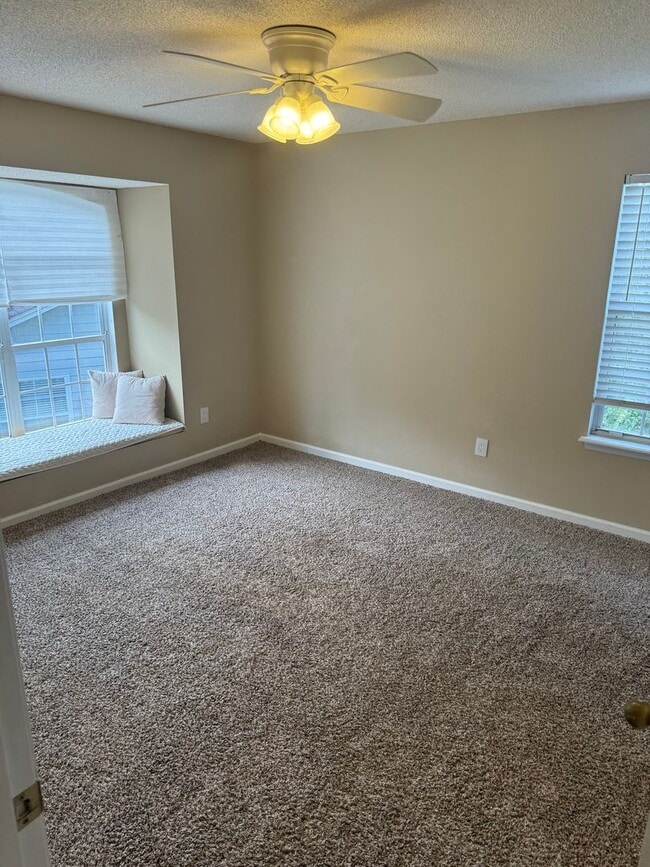 Building Photo - Great Location! North East Tallahassee