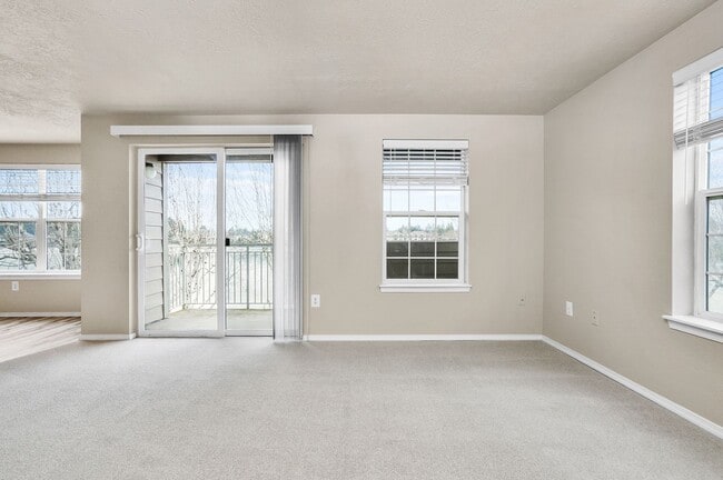 Interior Photo - Lakepoint at Inland Shores