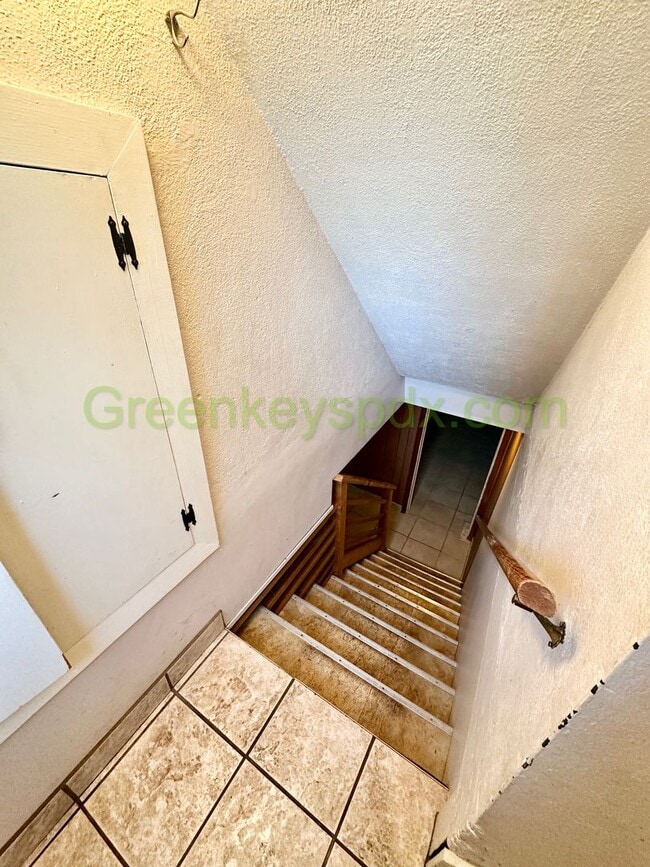 Building Photo - Wow! Amazing 3-bedroom 1-bath house with large fully fenced backyard