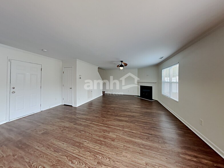 Building Photo - 6840 Horseback Ln