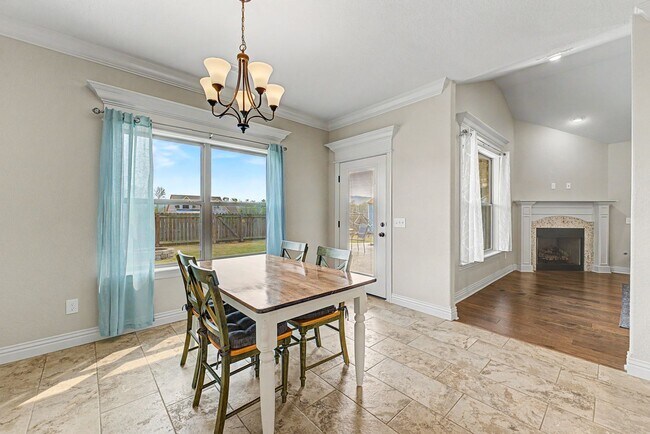 Building Photo - 4 bedroom 2 bath Praire Grove Home! Upgrades Galore!