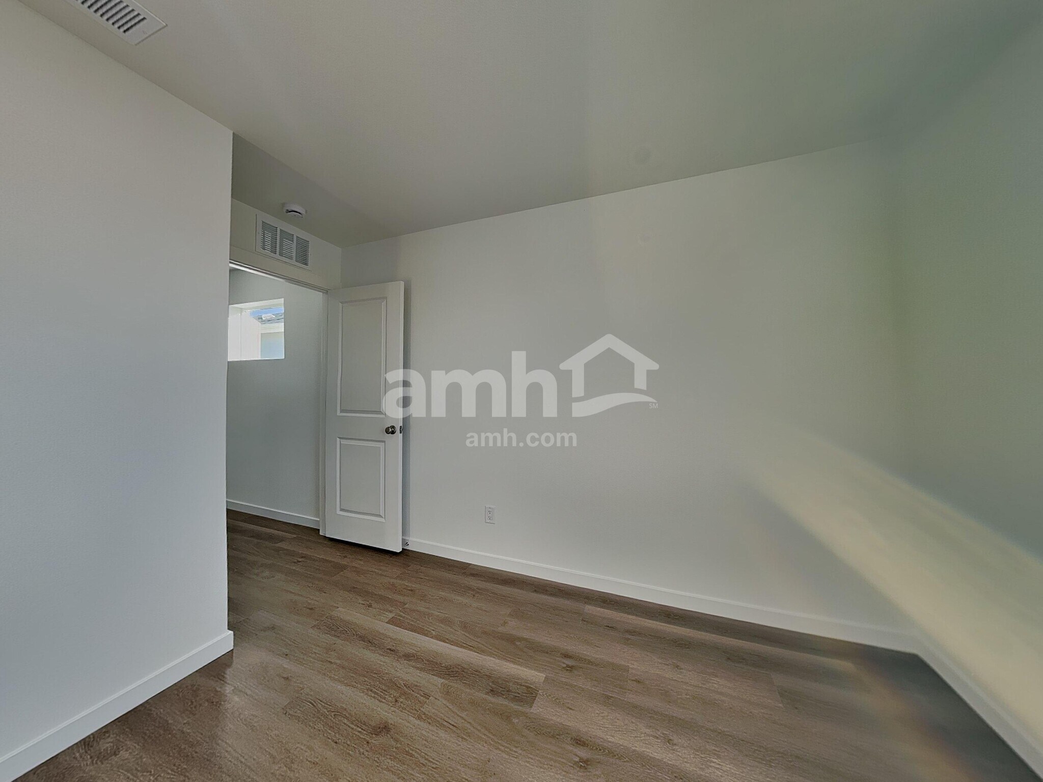 Building Photo - 360 N Addison Way