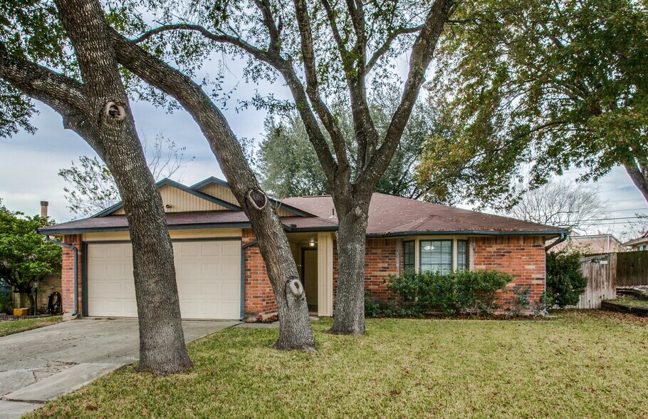 Primary Photo - 6103 John Chapman