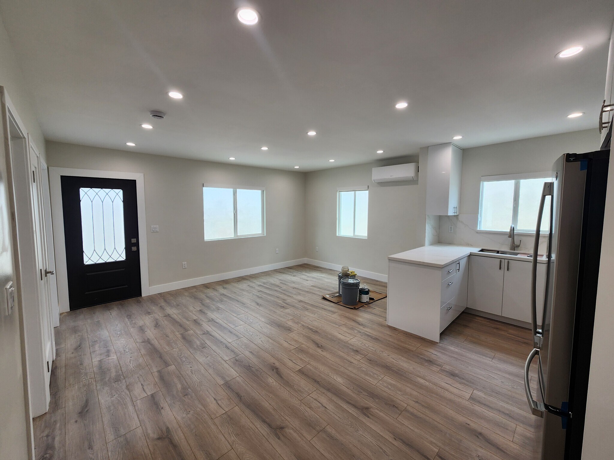 Building Photo - 528 Amherst Dr