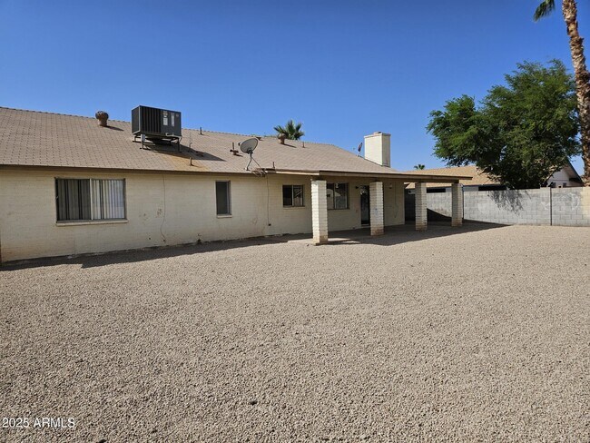 Building Photo - 1560 W Keating Ave