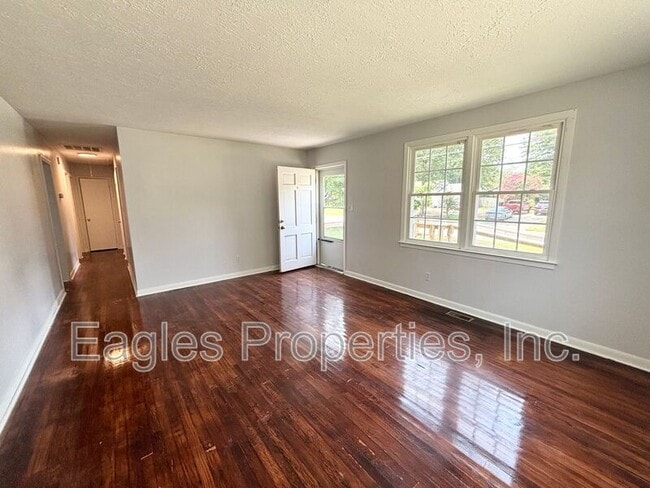 Building Photo - 418 Dove Pl
