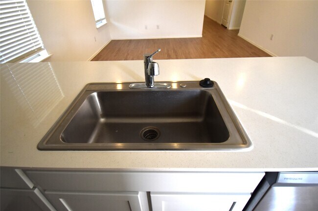 Building Photo - 3326 Spanish Oak Ln