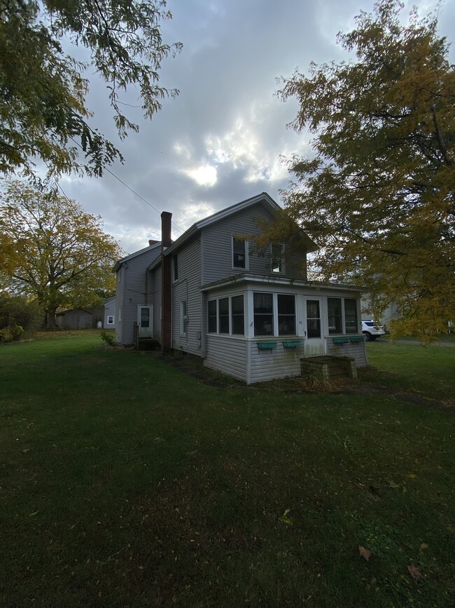 Building Photo - 48 Grove St