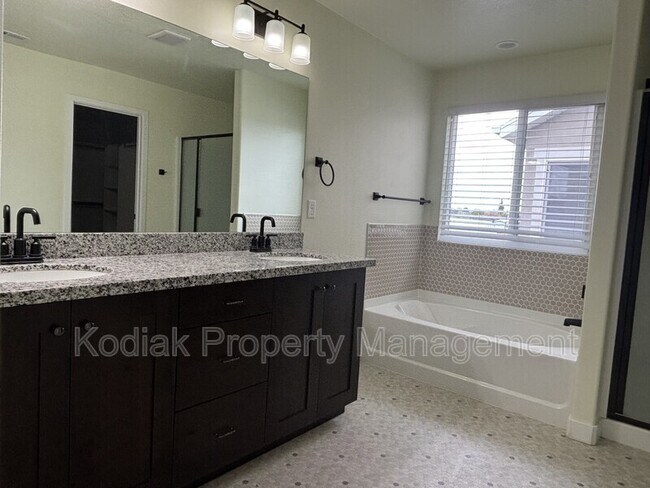 Building Photo - 12724 S Quail Lake Dr