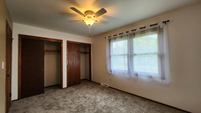 Building Photo - 103 W Stoney Ridge Way