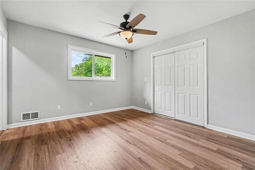 Building Photo - 2952 N Dekalb, A