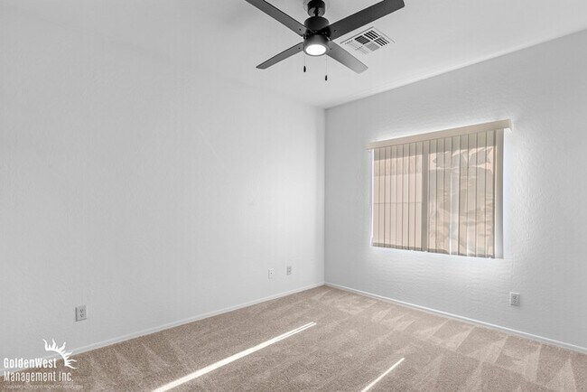 Building Photo - Updated 3Bdm 2Ba Home in Surprise!