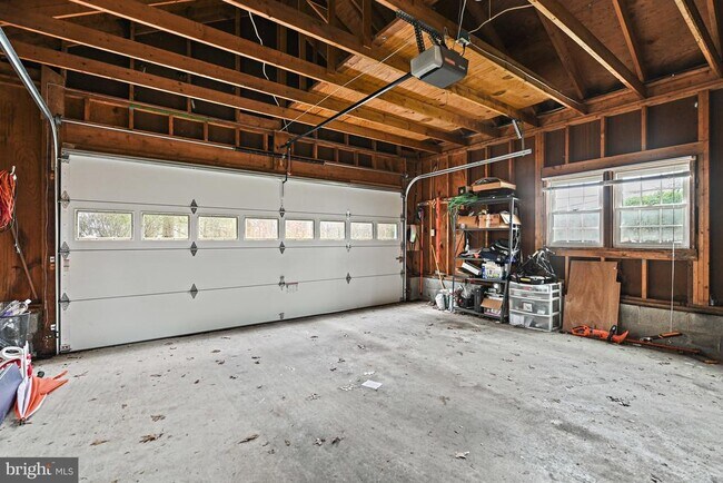 Building Photo - 1008 Park St