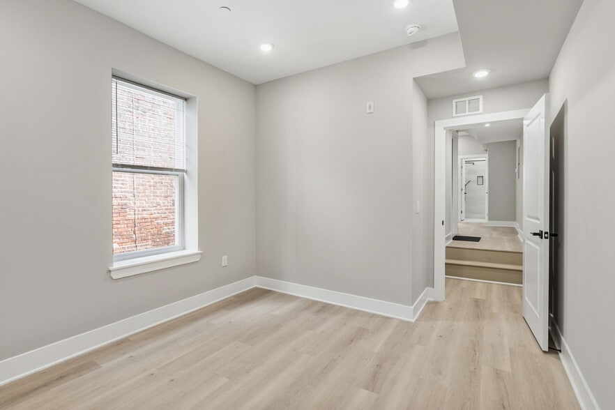 Building Photo - 856 N 19th St