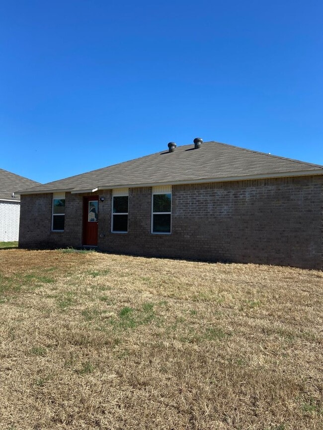 Building Photo - Pre-Leasing Now | Spacious 3 Bedroom, 2 Bathroom Home in Conrad Court