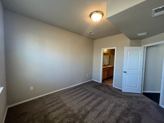 Building Photo - 5551 W 29th St