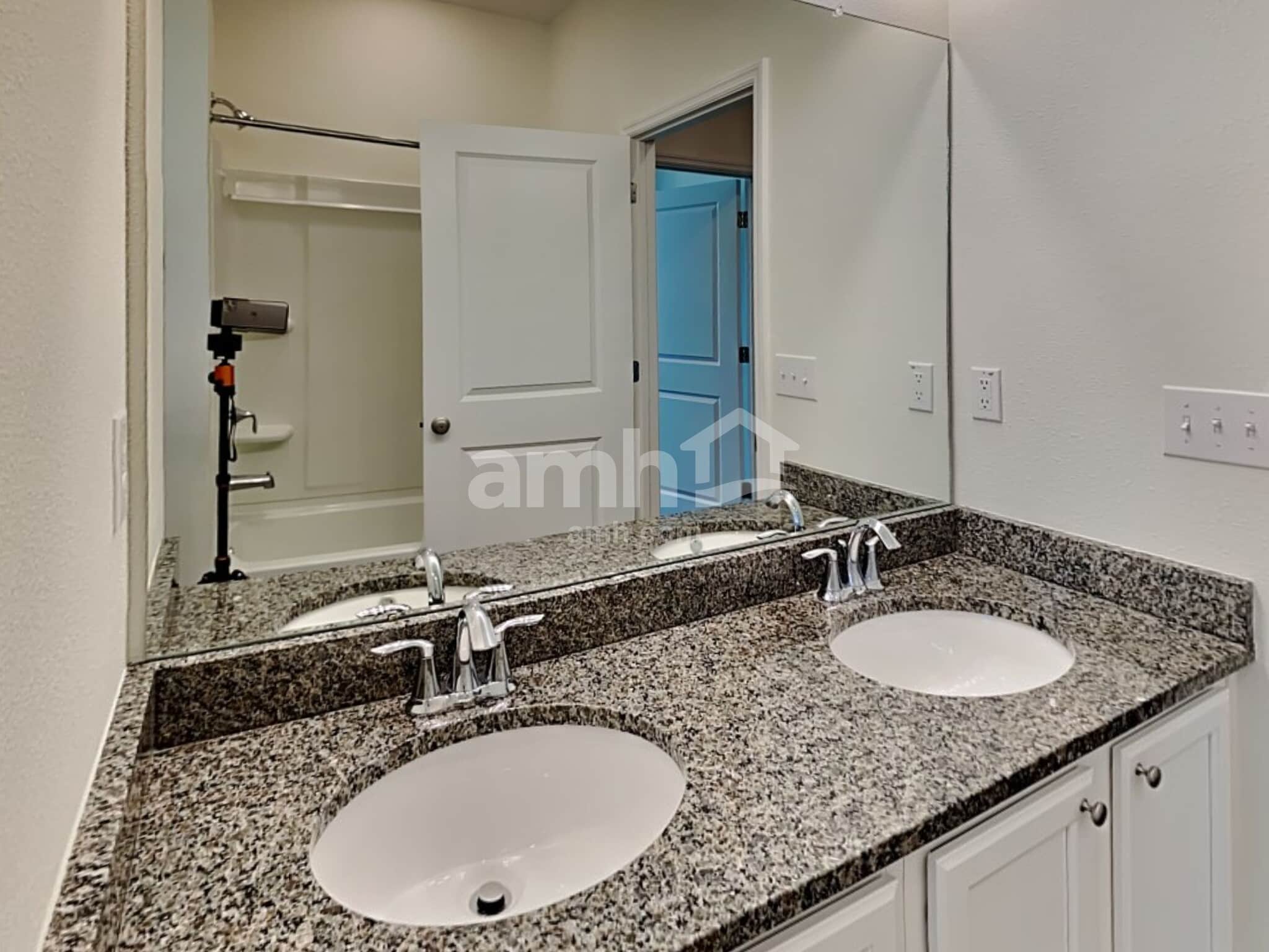 Building Photo - 11535 Bay Hl Cir