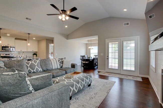 Building Photo - 715 Jodine Ann Dr