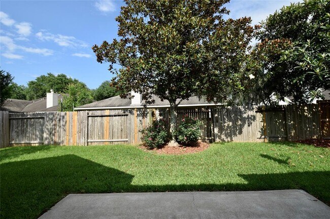 Building Photo - 2231 Oak Sand Dr