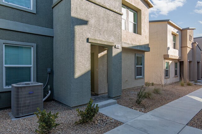 Building Photo - Stunning New-Build Townhouse in Growing 89139 Neighborhood