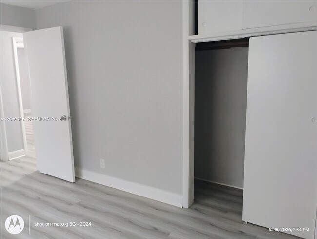 Building Photo - 4321 W Hallandale Beach Blvd