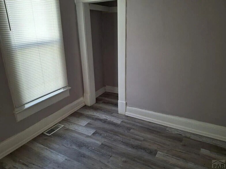 Building Photo - 410 6th St