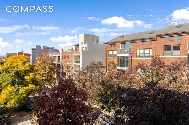 Building Photo - Spacious duplex in South Slope