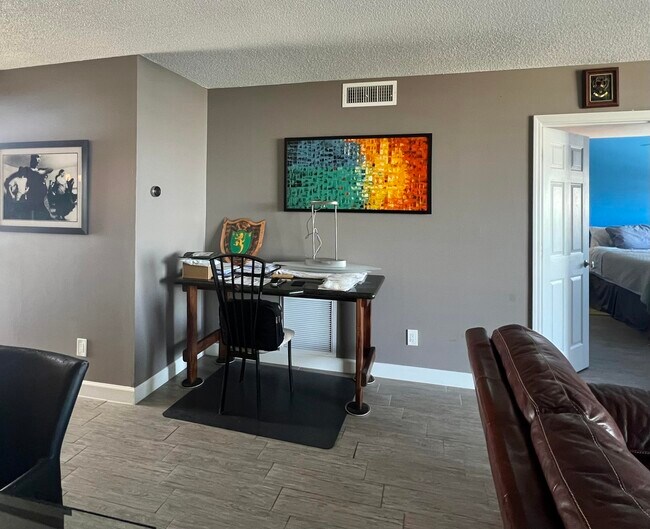 Building Photo - 2731 NE 14th Street Causeway