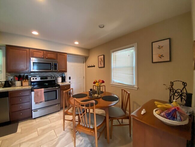 Building Photo - 2112 St Michael Dr