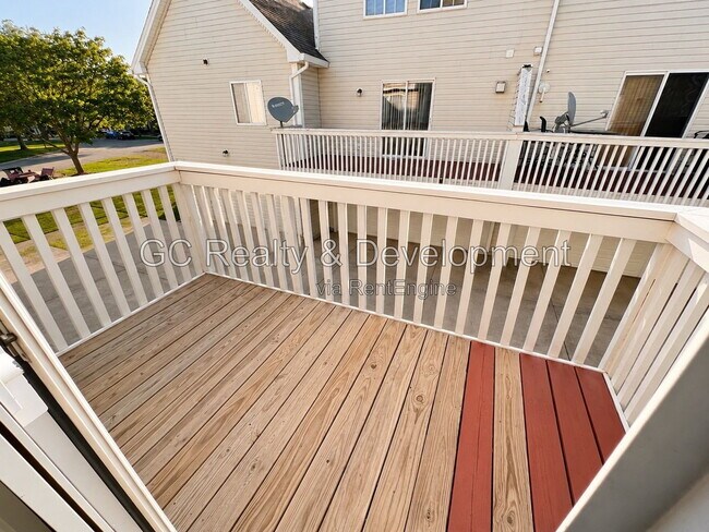 Building Photo - 312 Fieldstone Ct