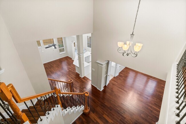 Building Photo - 83 Terraglen Dr