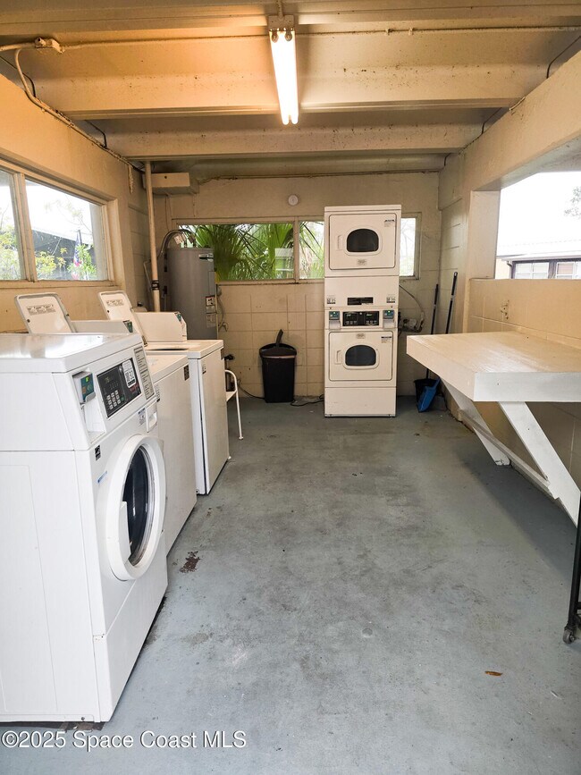 Building Photo - 250 N Banana River Dr