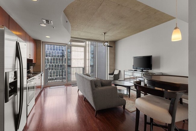 Building Photo - Fully Furnished SoBro Condo At Encore